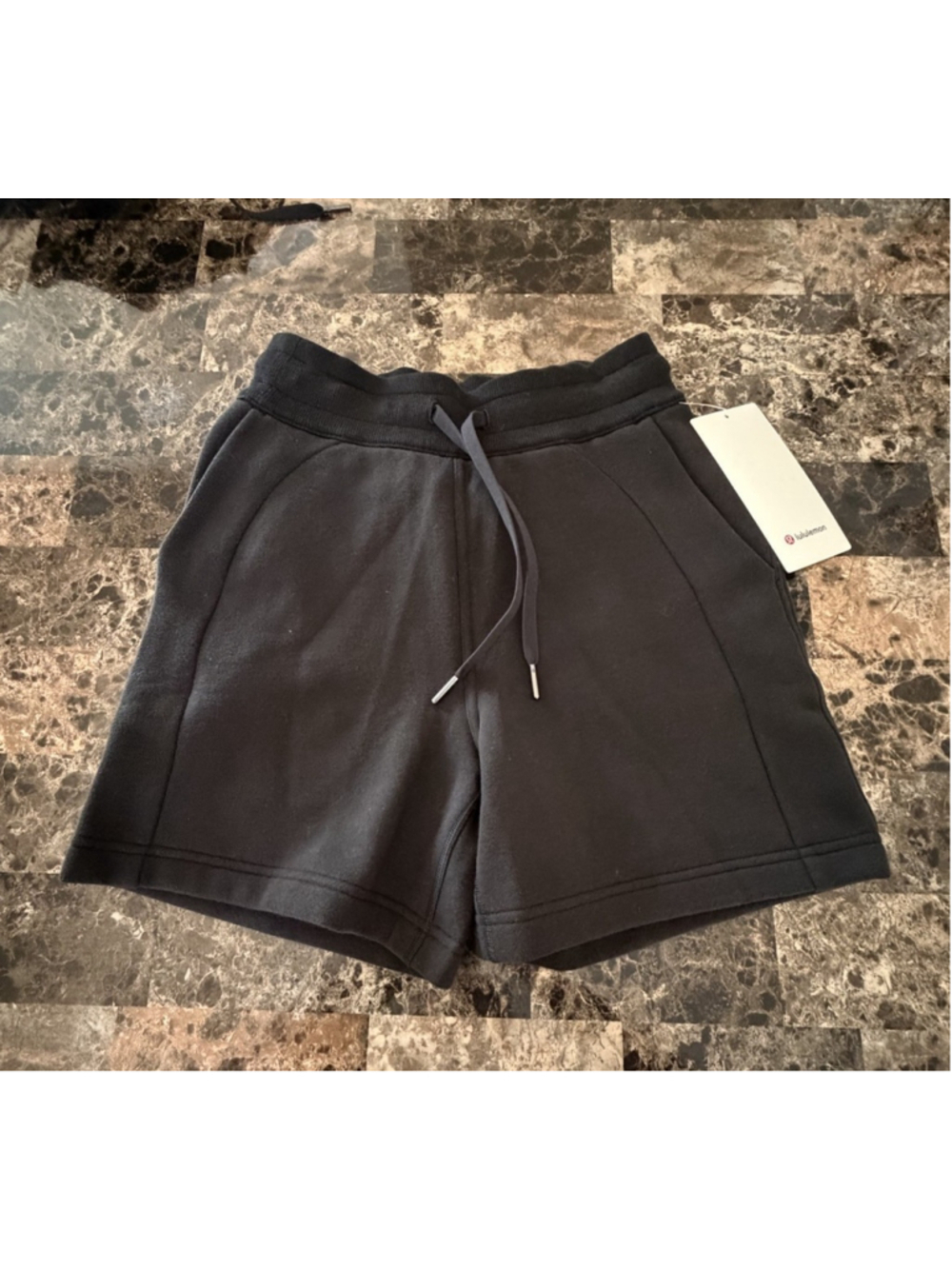 LULULEMON SCUBA HIGH RISE SHORT 5” BLACK COLOR SIZE 2 NWT